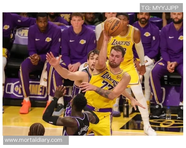 10月27日背靠背挑战！湖人残阵出征萨城 东契奇能否率队延续对国王心理优势？