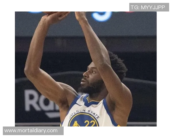 可惜好战术！维金斯突破吸引三人包夹外传 小米切尔绝杀三分未中